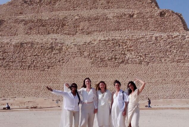 Cairo: Female Guided Pyramids, Museum & Bazaar Tour